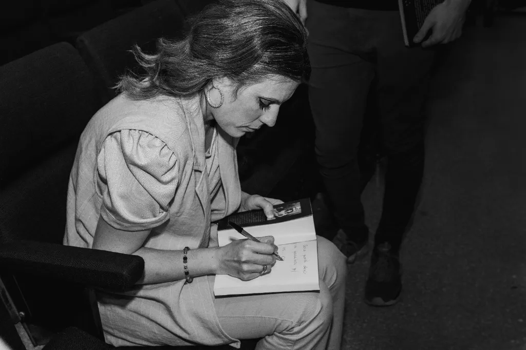 Detalle de la tapa del libro Líneas sinceras